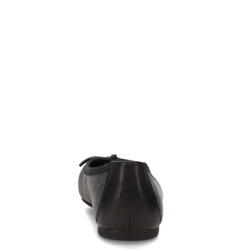 Women's Born, Brin Flat