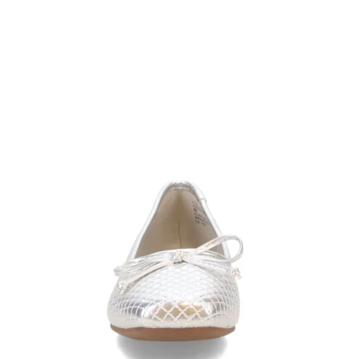 Women's Cliffs by White Mountain, Bessy Flat