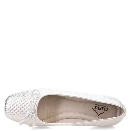 Women's Cliffs by White Mountain, Bessy Flat