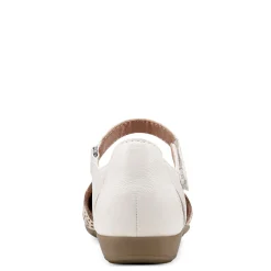 Women's Earth Origins, Bronnie Flat